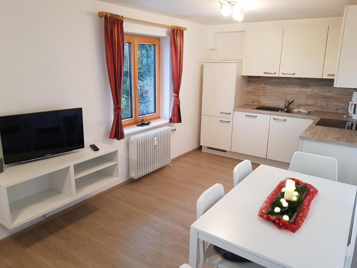 לינדנברג אים אלגאו Schoenblick Hotel Garni Ferienwohnungen מראה חיצוני תמונה