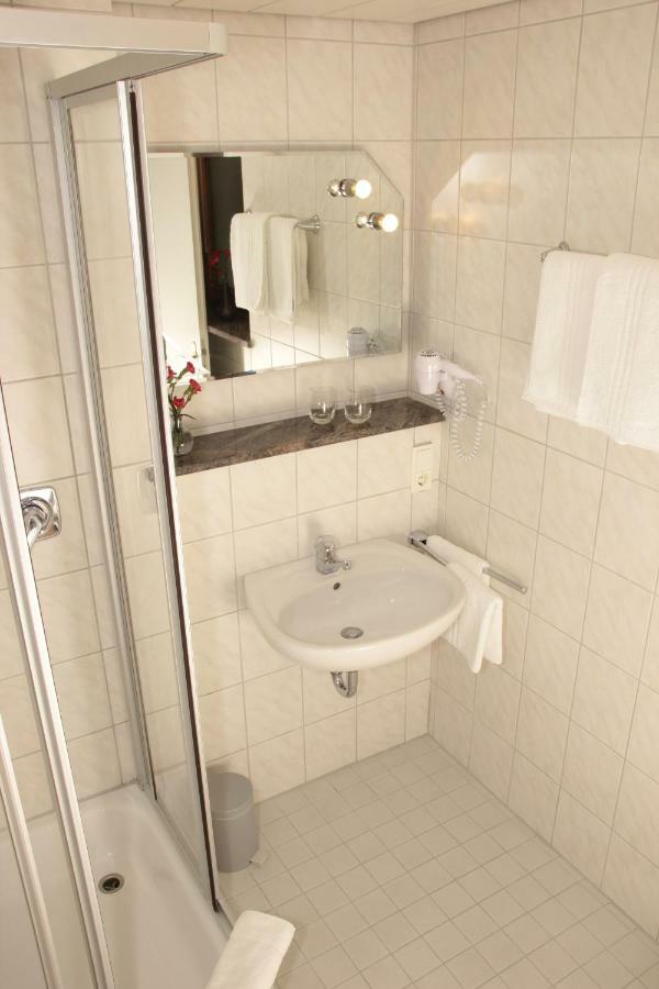 לינדנברג אים אלגאו Schoenblick Hotel Garni Ferienwohnungen מראה חיצוני תמונה