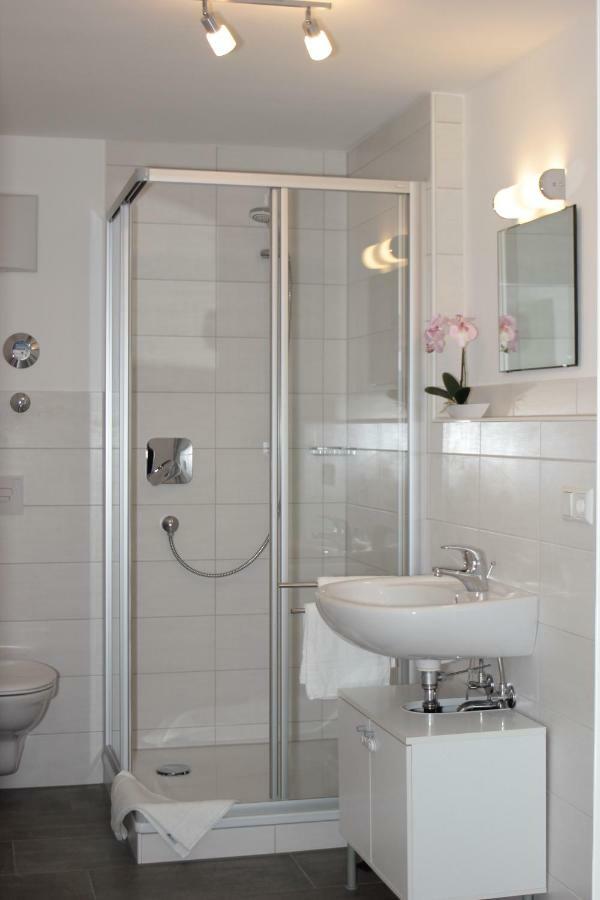 לינדנברג אים אלגאו Schoenblick Hotel Garni Ferienwohnungen מראה חיצוני תמונה