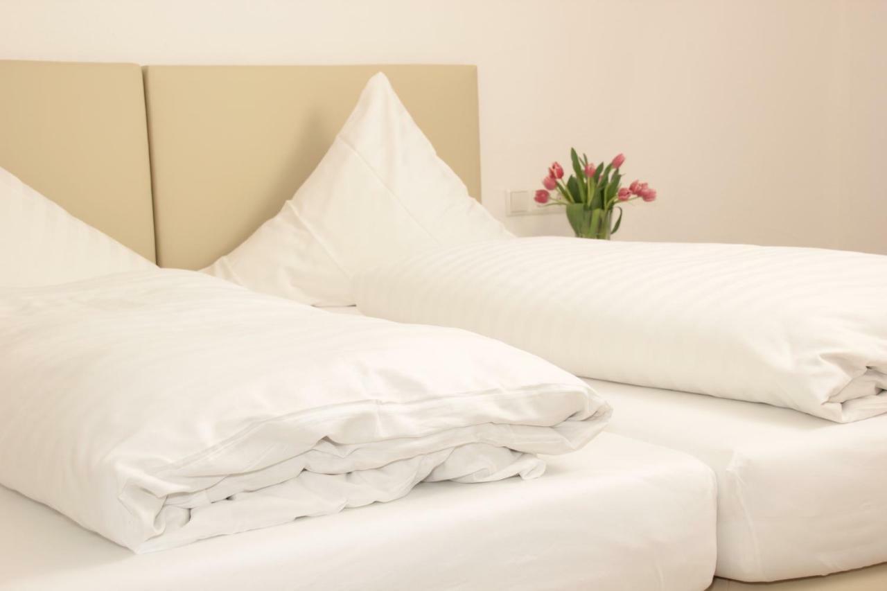 לינדנברג אים אלגאו Schoenblick Hotel Garni Ferienwohnungen מראה חיצוני תמונה